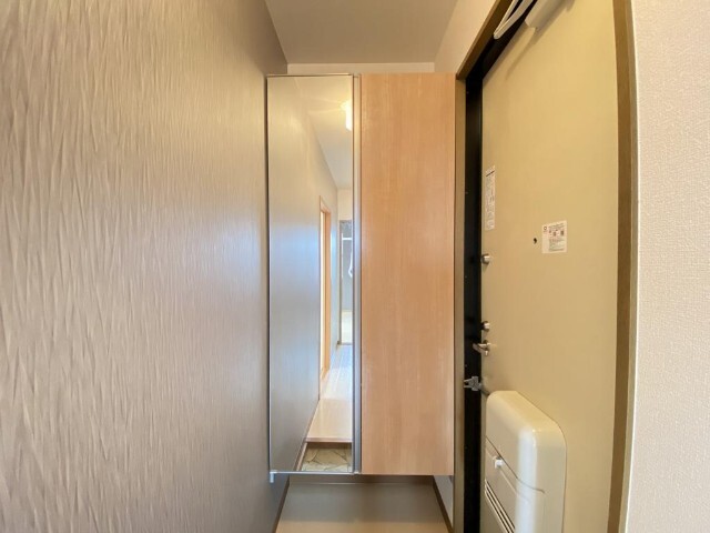 玄関　同物件別室のイメージ画像となります　反転した間取りとなります