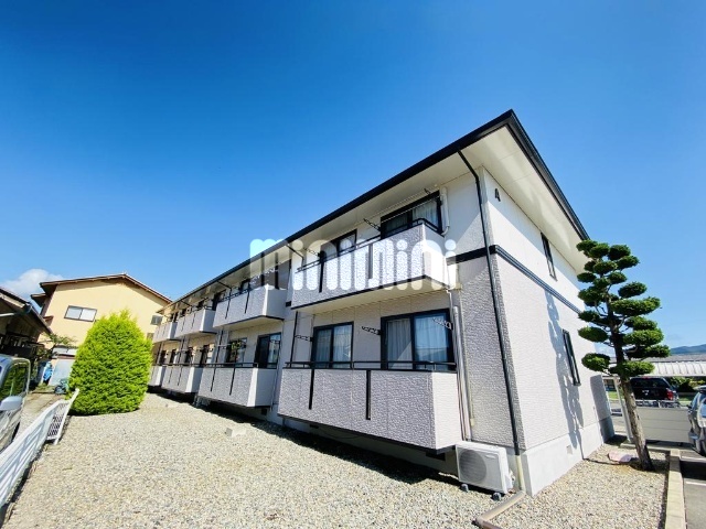 建物外観　南側からの外観写真