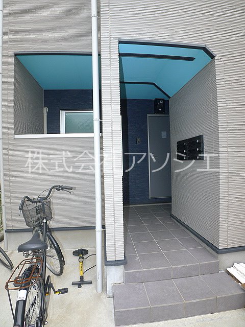 エントランス　アベニール東柳田町のご紹介は住まいの窓口　アソシエにお任せ下