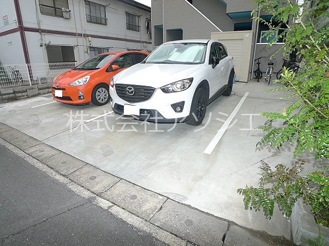 駐車場　アベニール東柳田町のご紹介は住まいの窓口　アソシエにお任せ下