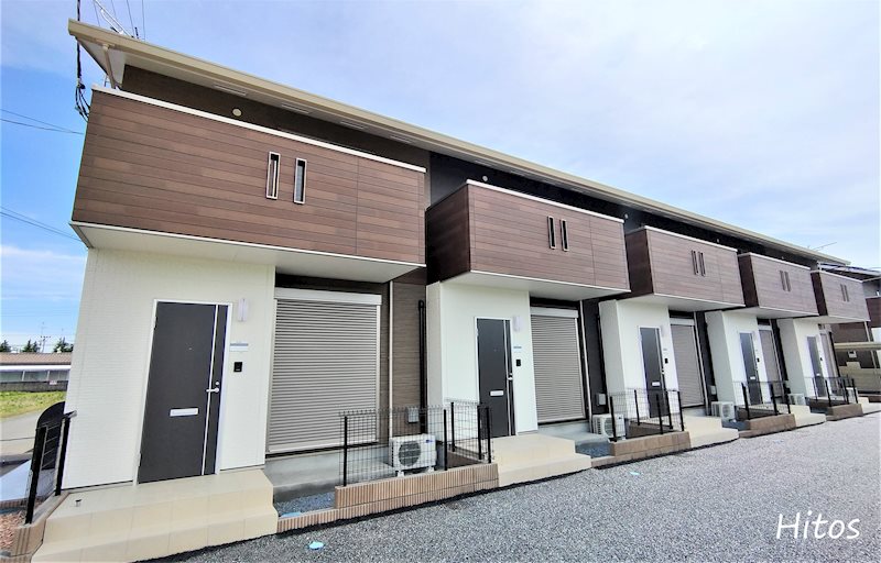 建物外観　1・2階併用のメゾネット物件です♪