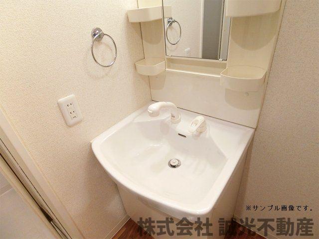 洗面設備　使いやすい洗面所です