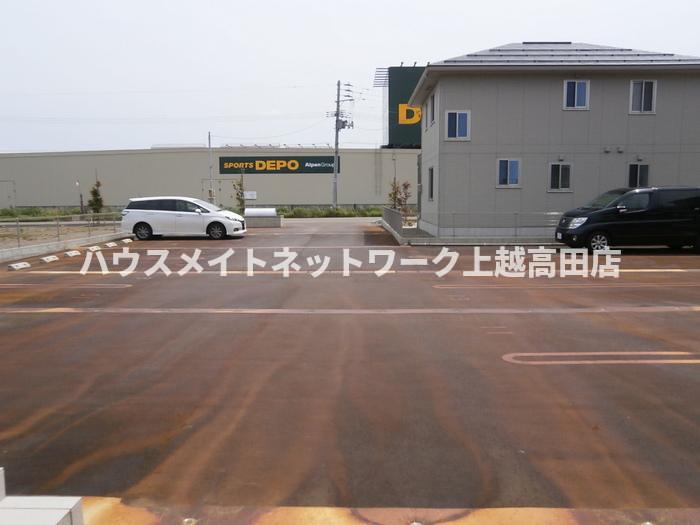 駐車場　消雪付駐車場