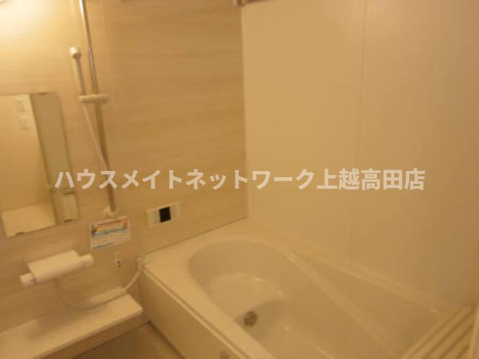 バス・シャワールーム　浴室1坪（追焚機能付）