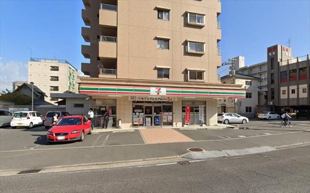 コンビニ　セブンイレブン岡町店（コンビニ）まで386m