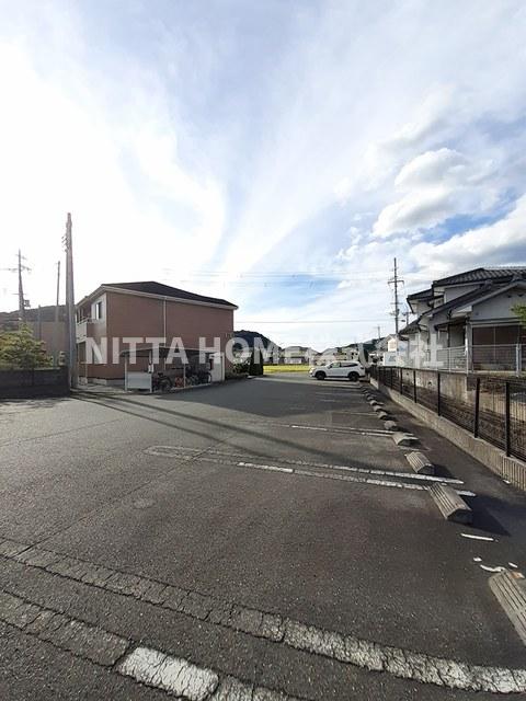 駐車場　敷地内に駐車場も完備◇