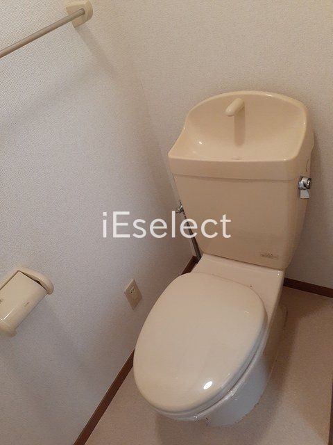 トイレ　清潔感のあるトイレです