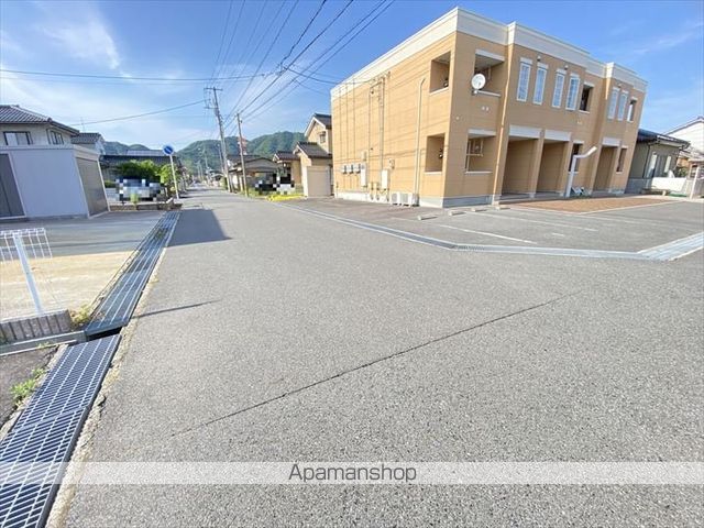 その他　前面道路（その他）まで0m