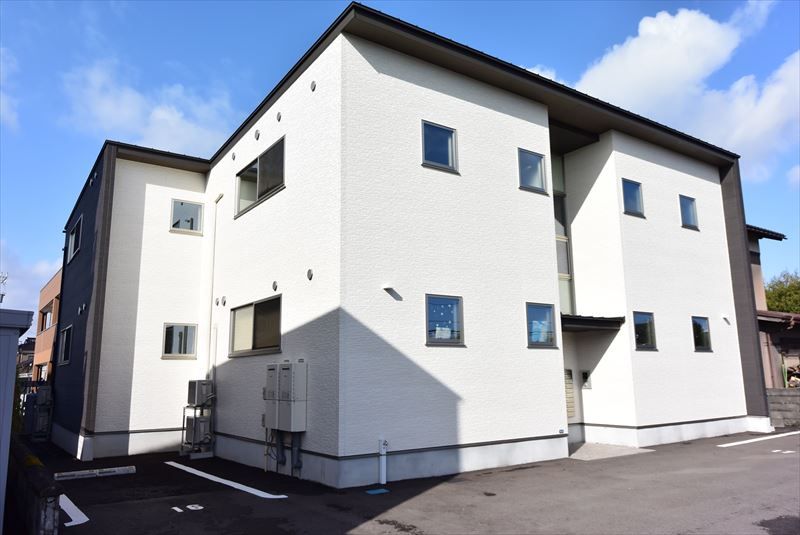 建物外観　外観は落ち着いています