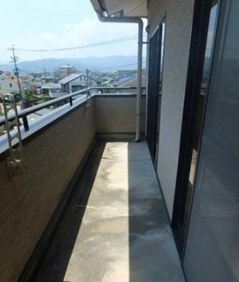 バルコニー　洗濯物も沢山干せそうです