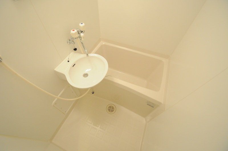バス・シャワールーム　同タイプの部屋の写真です