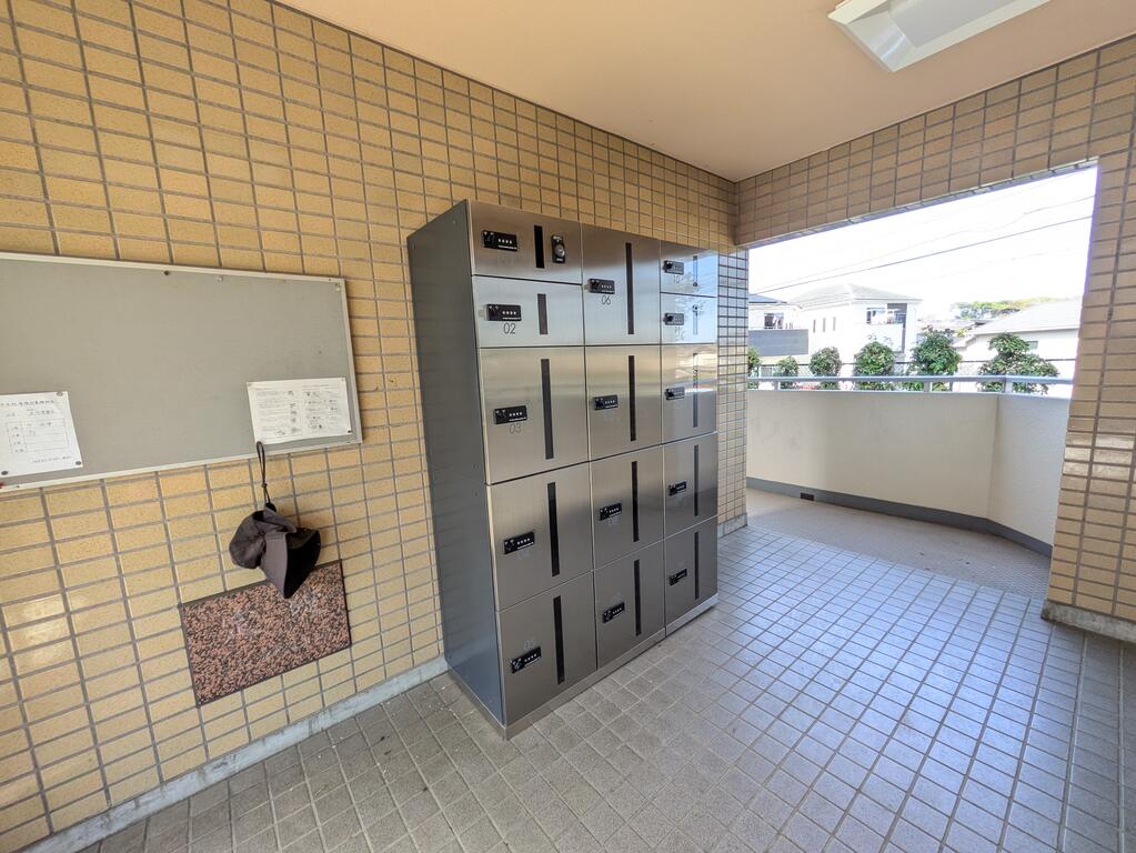 東急こどもの国線 こどもの国駅 徒歩21分 3階建 築35年の外観写真