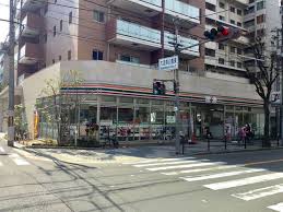 コンビニ　セブンイレブン 梅田スカイビル前店（コンビニ）まで232m