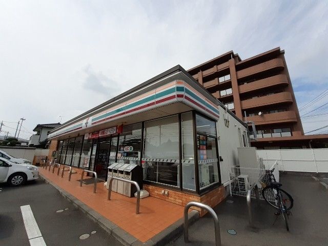 コンビニ　セブン-イレブン稲吉東店（コンビニ）まで650m