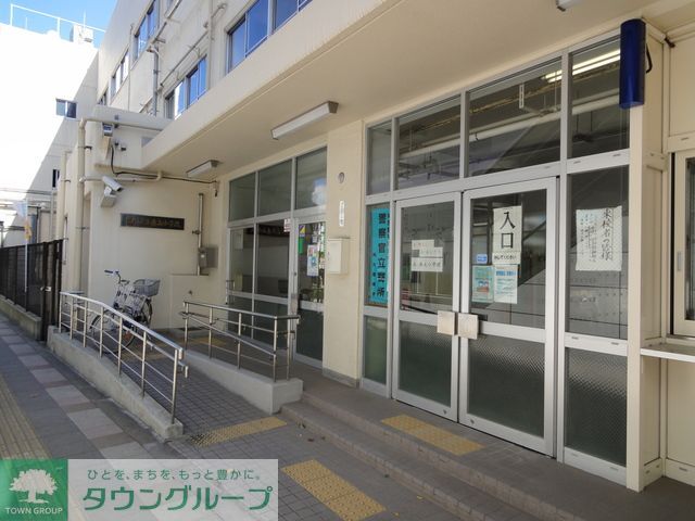 小学校　荒川区立赤土小学校（小学校）まで700m