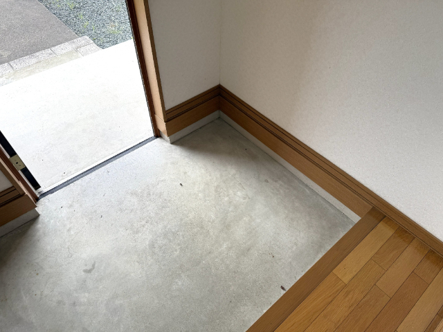 玄関　内