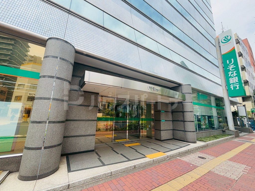 銀行　りそな銀行本郷支店（銀行）まで680m