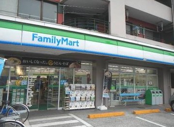 コンビニ　ファミリーマート板橋四葉店（コンビニ）まで595m