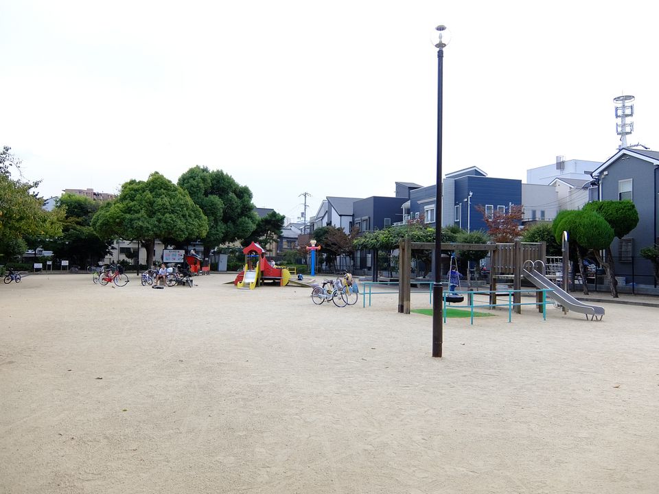 公園　常光寺川緑地（公園）まで124m