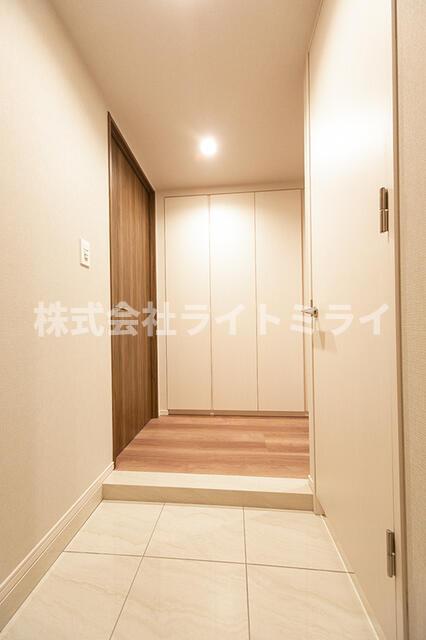 玄関　※写真は同タイプ住戸です。