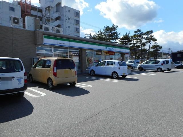 その他　ファミリーマート 岡崎本宿店まで650m
