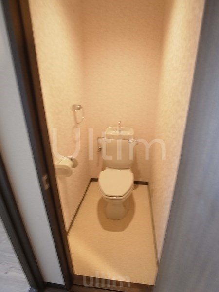 トイレ　違うお部屋の写真です。ご参考までに