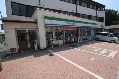 コンビニ　ファミリーマート JR教育大前駅店（コンビニ）まで119m