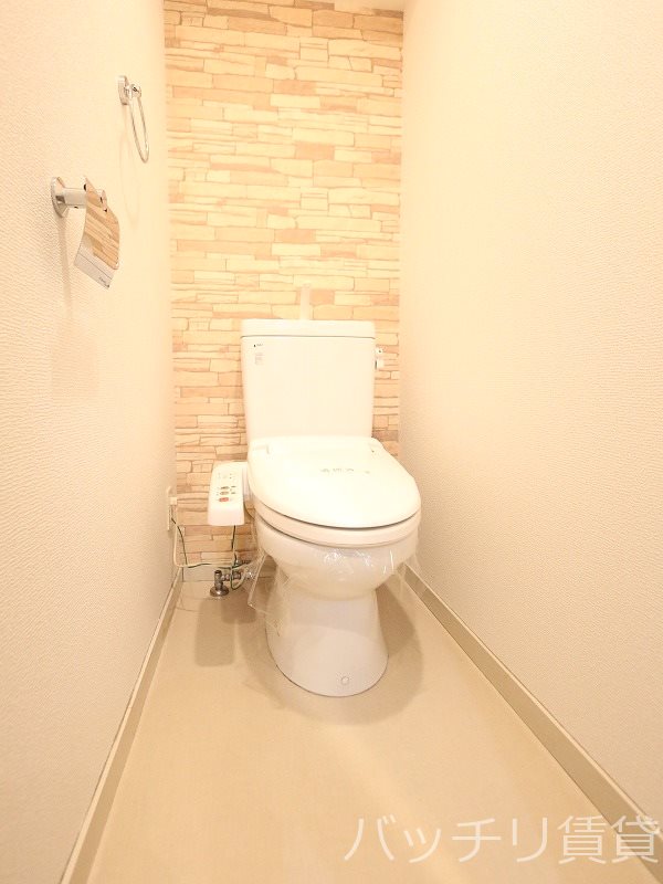 トイレ　画像は別号室イメージの為、現況を優先いたします。※クロス色等