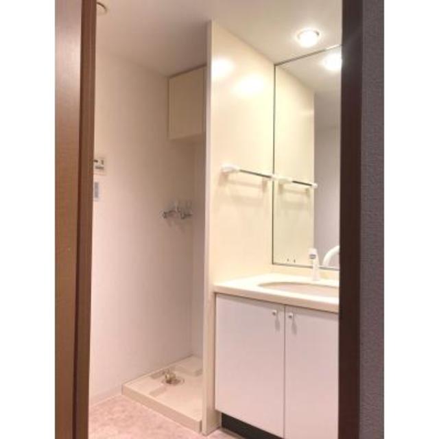 洗面設備　※写真は同タイプ住戸です。