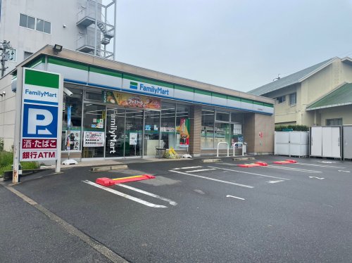 コンビニ　ファミリーマート 名古屋新栄店（コンビニ）まで334m