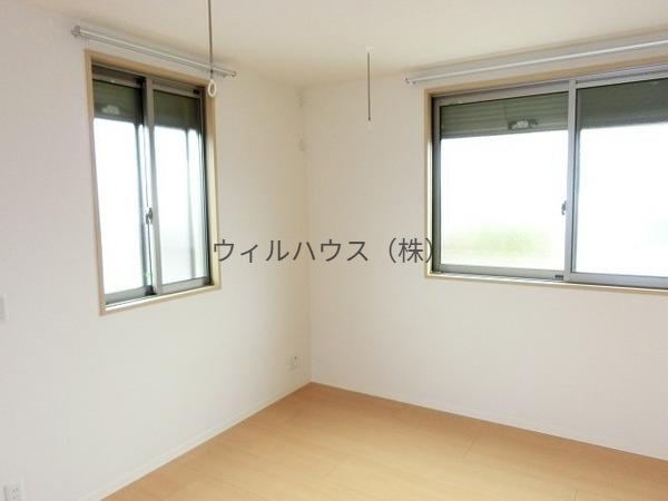 その他部屋・スペース　明るい洋室！