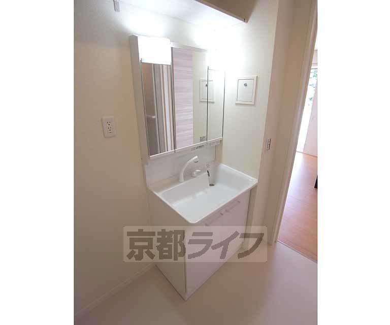 洗面設備　シャンプードレッサー付きで忙しい朝の時間を短縮！