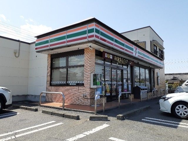 コンビニ　セブンイレブン宮本町店（コンビニ）まで600m