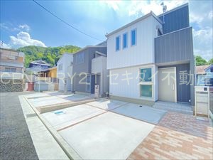 建物外観　駐車２台可能