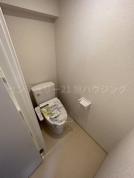 トイレ　温水洗浄便座は残置物です(新品設置)