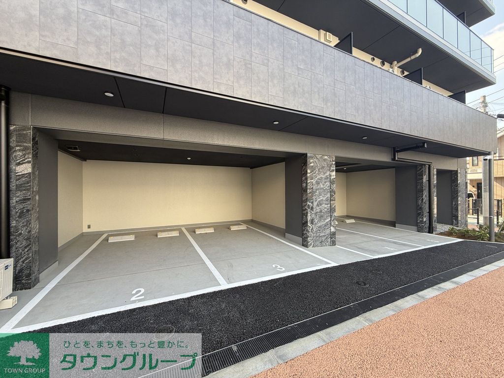 駐車場　エントランス