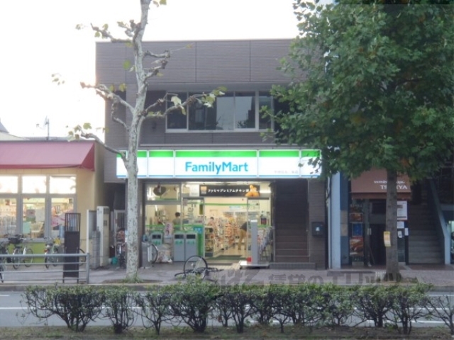コンビニ　ファミリーマート中徳烏丸二条店（コンビニ）まで350m