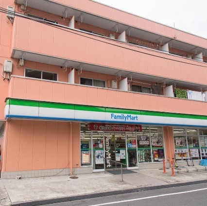 コンビニ　ファミリーマート 新田一丁目店（コンビニ）まで1767m