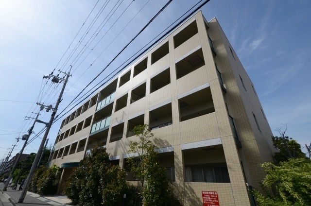 建物外観　オートロック付きで安心です♪