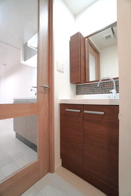 洗面設備　※写真は同タイプ住戸です。