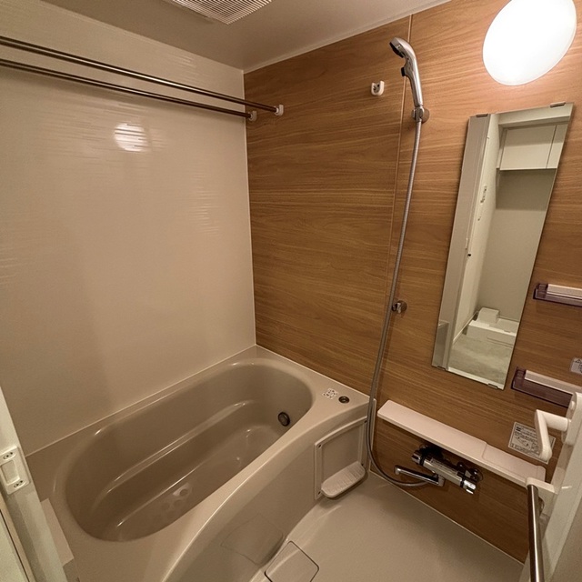 バス・シャワールーム　※写真は同タイプ住戸です。