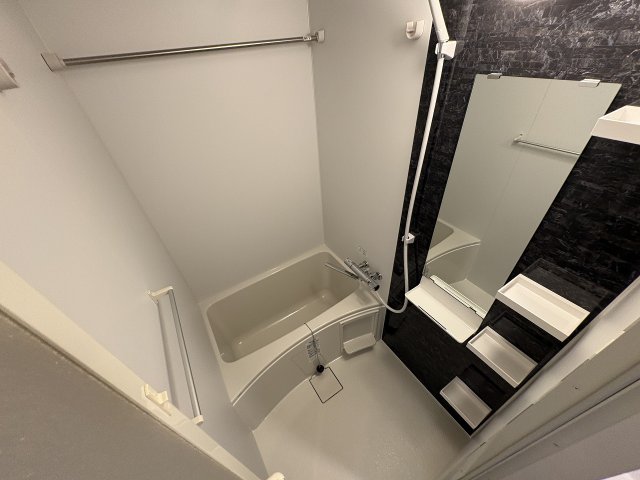 バス・シャワールーム　コンパクトで使いやすいお風呂です