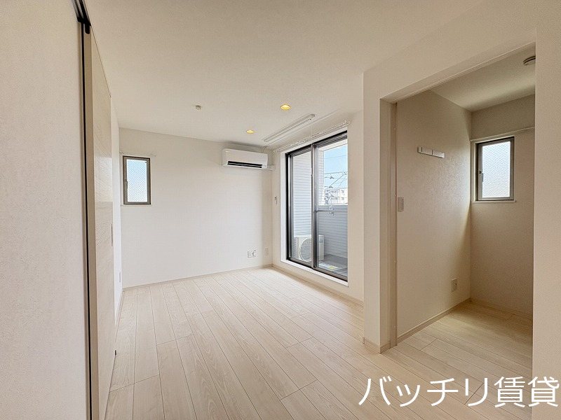 居室・リビング　同シリーズ物件写真の為、現況を優先致します。