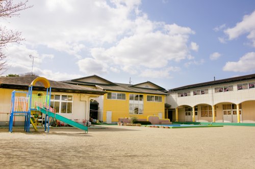 幼稚園・保育園　斑鳩町立あわ保育園（幼稚園・保育園）まで2039m
