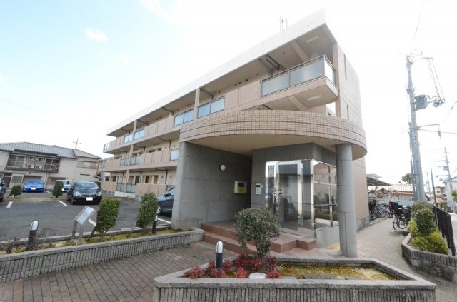 建物外観　オートロック付きで安心です♪