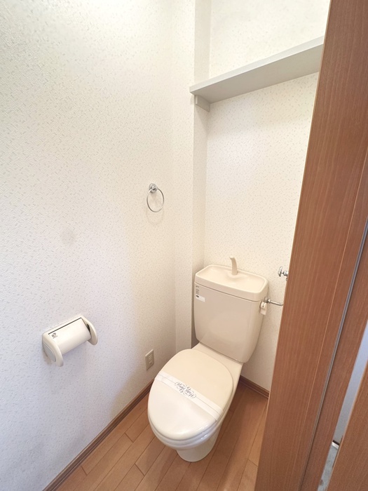 メゾンドシャルマンIIIのトイレ写真