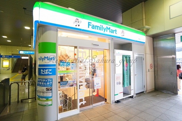コンビニ　ファミリーマート はまりん新羽駅店（コンビニ）まで787m