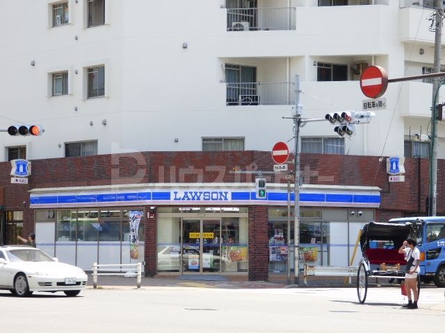コンビニ　ローソン墨田向島三丁目店（コンビニ）まで170m