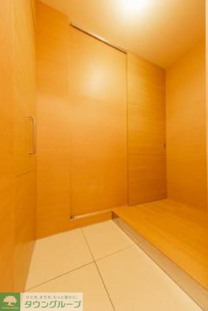 玄関　※写真は同タイプ住戸です。
