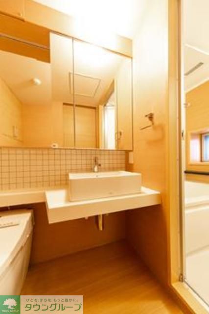 洗面設備　※写真は同タイプ住戸です。